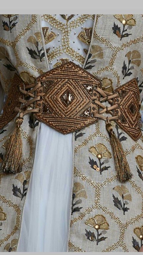 Ren Faire Noble, Look Boho Chic, Embroidered Ribbon, Fantasy Style, Cute Outfit Ideas, Cute Outfit, Fantasy Clothing, Fantasy Fashion, Historical Fashion