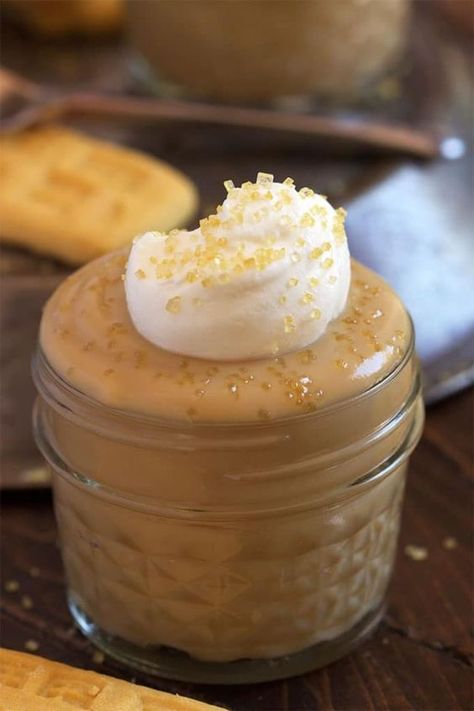 Butterscotch Pudding Recipes, Pudding Recipes Homemade, Butterscotch Recipes, Custard Pudding, Homemade Pudding, Butterscotch Pudding, Dessert In A Jar, Frosé, Pudding Desserts