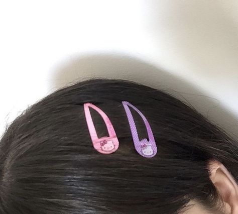 Hair Clips Aesthetic, Kawaii Hair Clips, Hair Clips 90s, Retro Phone Case, Kawaii Hairstyles, Kawaii Core, Dope Fashion, Everything Pink, Girls Show