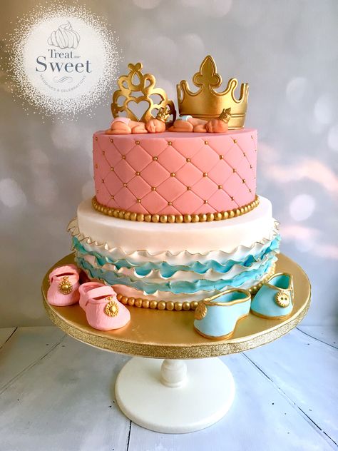 2 Tier Gender Reveal Cake, 2 Tier Baby Shower Cake, Baby Shower Cake Designs, Pink Baby Shower Cake, Bangle Ceremony, Cake With Gold, Gold Crowns, Chocolate And Strawberry, Baby Bump Pictures