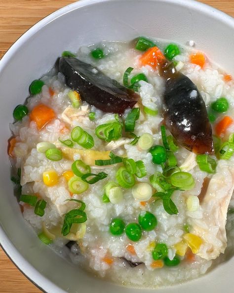 15-Minute Chicken Congee Congee Rice Cooker, Seafood Congee, I Have No Energy, Chicken Congee, Sesame Oil Chicken, Minute Chicken, Century Egg, Macaroni Soup, No Energy