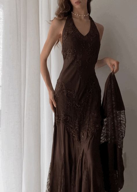 Fairy Prom Dresses Vintage, Long Dress 90s Style, Aesthetic Vintage Prom Dress, May Ball Dress, Vintage Floor Length Dresses, Hour Glass Prom Dress, Vintage Gown Aesthetic, Pretty Brown Dress, Brown Lace Prom Dress