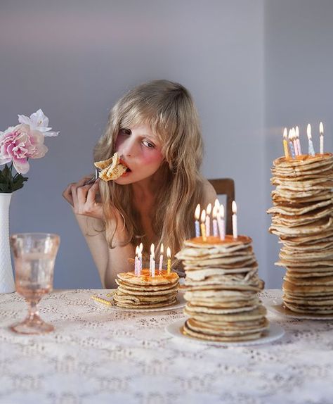 Eating Photoshoot, Birthday Editorial, Butter Photoshoot, Realism Photography, Portret Feminin, Food Photoshoot, Shotting Photo, Photoshoot Concept, Foto Art