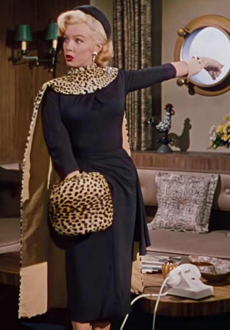 Gentlemen Prefer Blondes (1953) Marilyn Monroe Outfits, Marilyn Monroe Costume, Marilyn Monroe Fashion, 1950s Dresses, Gentlemen Prefer Blondes, The Blueprint, Marilyn Monroe Photos, Iconic Dresses, Norma Jeane