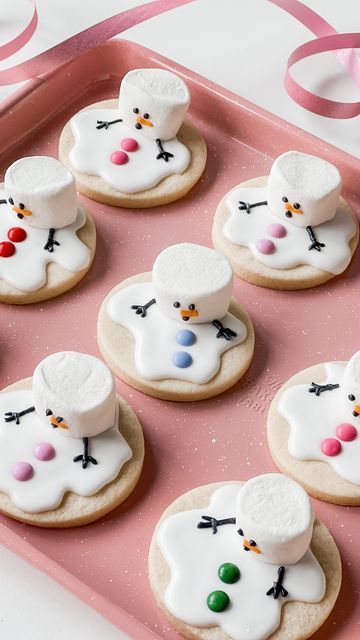 Melted Snowman Biscuits, Snowman Sugar Cookies Royal Icing, Christmas Cookies Snowman, Snowman Sugar Cookies, Snow Cookies, Melted Snowman Cookies, Melting Snowman, Melting Snowmen, Melted Snowman