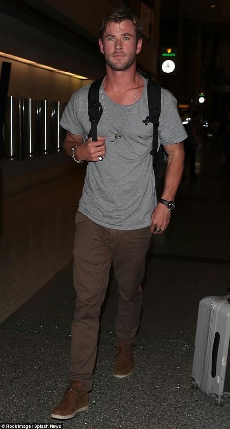 Press Junket, Cargo Outfit, Brown Chinos, Chris Hemsworth Thor, Lax Airport, Summer 19, Liam Hemsworth, Avengers Infinity, Famous Fashion