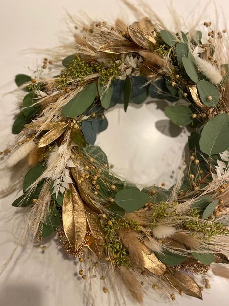 Pampas Grass Christmas Wreath, Winter Outside Decor, Christmas Whreat, Boho Christmas Wreath, Unique Wreaths, Xmas Deco, Christmas Inspo, Xmas Wreaths, Boho Christmas