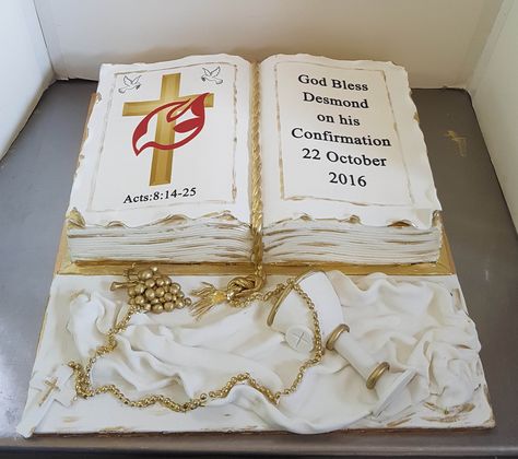 Church Cake Ideas, Confirmation Cakes Catholic, Confirmation Desserts, Christian Cakes, Confirmation Ideas, Comunion Cake, Bible Cake, Confirmation Cake, Catholic Confirmation