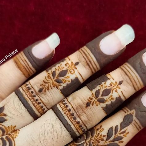 _Mim's Henna Palace_ on Instagram: "Love this finger design..... @mims_henna_palace" Border Design Mehendi, Birthday Mehendi Design, Mehendi Finger Design, Nail Mehendi, Finger Tip Mehndi Design, Traditional Mehandi, Diwali Mehndi, Finger Designs, Finger Mehndi Design