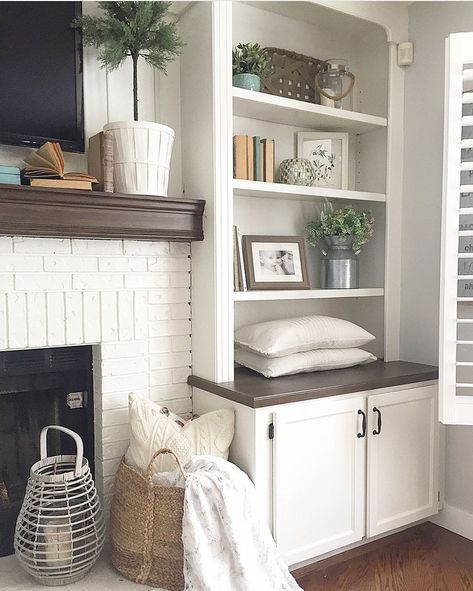 Fireplace/Built-ins Before and After Bookshelves Around Fireplace, Built In Around Fireplace, Brick Fireplaces, Fireplace Bookshelves, Built In Shelves Living Room, Living Room Built Ins, Fireplace Shelves, Style Salon, Fireplace Built Ins