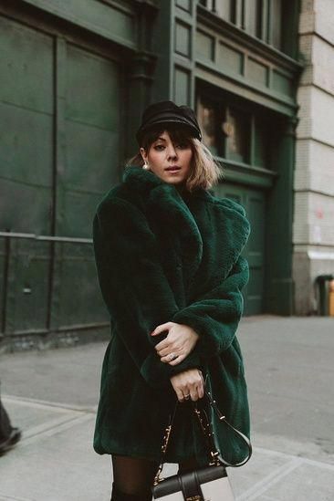 fall outfits sneakers #FallFashionTipsandGuide Womens Fall Coats, Jenny Cipoletti, Fur Coat Outfit, Emerald Forest, Witch Coven, Fall Fashion Coats, Deep Autumn, Minimalist Capsule Wardrobe, Rocker Chic