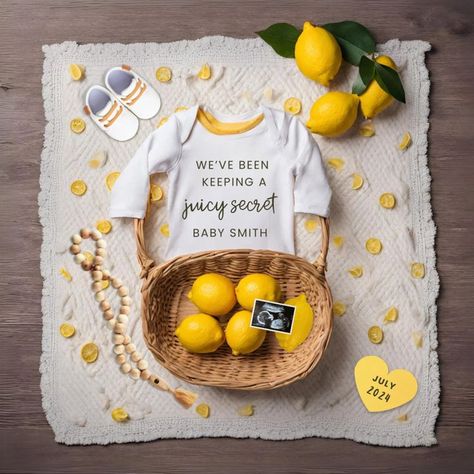 This is a super cute summer pregnancy announcement idea. Perfect for a baby due in summer or just a summertime pregnancy announcement for anyone who loves lemons. One of the best ideas is just to personalize these unique pregnancy announcements to share on social media like Instagram or with grandparents, family, and friends. Keeping a juicy secret. Summer Pregnancy Announcement, Pregnancy Scan, Neutral Pregnancy Announcement, Grandparents To Be, Baby Announcement Grandparents, Unique Pregnancy Announcement, Baby Scan, Gift For Grandparents, Baby Due