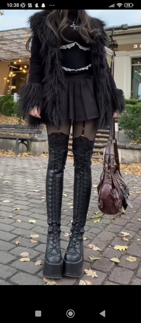 Grunge Outfit Aesthetic, Feminine Goth, Alt Clothes, Aesthetic Grunge Outfit, Gothic Clothes, Model Outfits, Themed Outfits, Goth Outfits, Dark Fashion