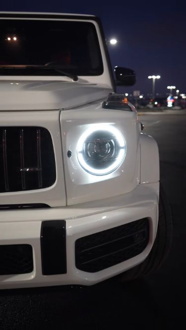 Luxury Cars G Wagon Mercedes White, White G Wagon Aesthetic, Mercedes Benz G Wagon Interior, G Wagon Mercedes Interior, G Wagon Inside, Mercedes G Wagon Aesthetic, G Wagon White, Gwagon Mercedes Aesthetic, Mercedes G Wagon White