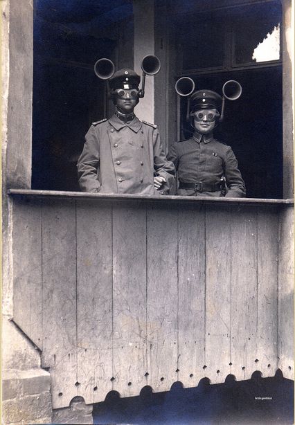 Before night vision goggles, WWI soldiers enhanced their sight and sound with headphones and goggles Rare Historical Photos, The Great, Christopher Robin, Salvador Dali, Black White Photos, Weird And Wonderful, Retro Futurism, Pics Art, Vintage Photographs