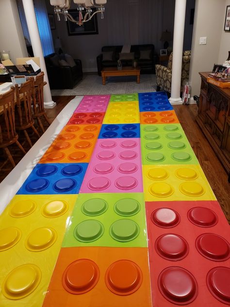 Diy Giant Lego Blocks, Legoland Halloween, Giant Lego Blocks, Lego Classroom Theme, Lego Classroom, Lego Decor, Lego Party Decorations, Lego Library, Lego Cookies