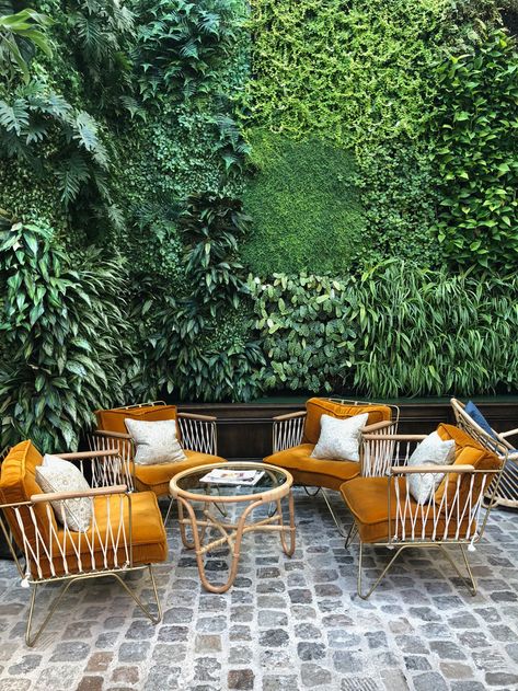 Back Garden, A Living Room, Outdoor Rooms, Outdoor Design, Vertical Garden, Green Plants, Backyard Patio, Backyard Garden, Patio Decor