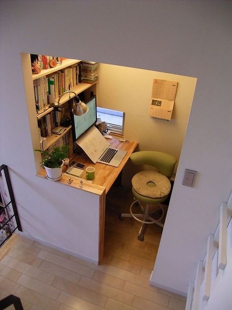 Tiny Office Space Ideas, Studio In Casa, Home Office Ideas For Women, Home Office Layout, Home Office Inspiration, Small Space Office, Small Home Offices, Small Bedroom Designs, Small Bathroom Ideas Modern