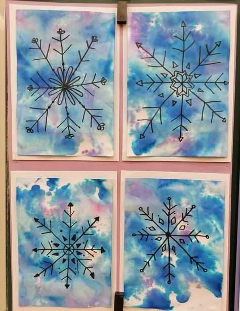 Tissue Paper Trees, Snowflake Art, Winter Crafts Preschool, Paper Trees, Winter Art Lesson, Tissue Paper Art, Snowflakes Art, Christmas Art Projects, Snowflake Craft