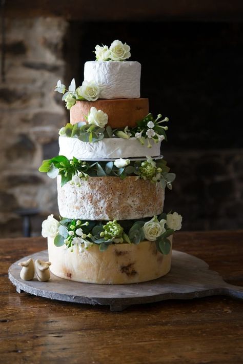 piece montee mariage originale meules fromages deco #eucalyptus roses blanches Wedding Cheese, Cheese Wedding, Cheesecake Wedding Cake, Wedding Cheesecake, Cheese Wedding Cake, Pancake Recipe Buttermilk, Wedding Cake Alternatives, Traditional Wedding Cakes, Traditional Wedding Cake