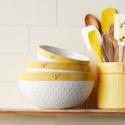 Honey Bee Mixing Bowls, Set of 3 | Cute Cookware Set | Sur La Table Bee Kitchen Theme, Hexagon Kitchen, Bee Hexagon, Bee Kitchen, Honey Bee Decor, Bee Inspired, Kitchen Bowls, Yellow Kitchen, Bee Decor