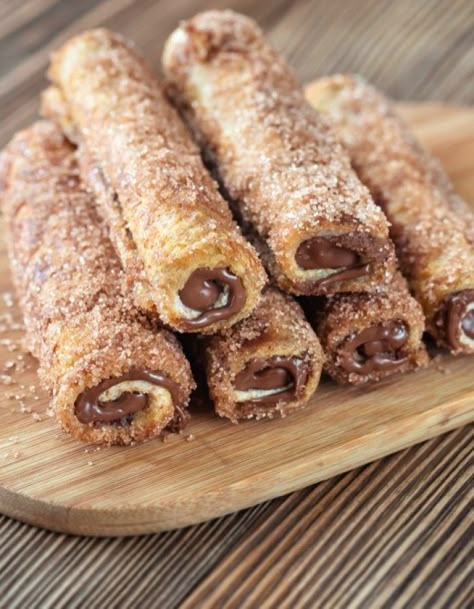 Nutella Bread, French Toast Roll Ups, Nutella French Toast, French Toast Rolls, Nutella Recipes, Toast Recipes, Breakfast Breads, Gumbo, Yummy Food Dessert