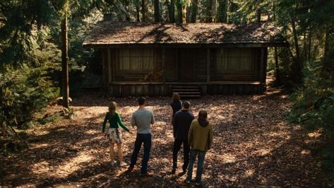 Into The Woods Movie, The Cabin In The Woods, Newest Horror Movies, Scary Houses, Horror Movies Scariest, Best Horror Movies, Best Horrors, The Exorcist, Cabin In The Woods