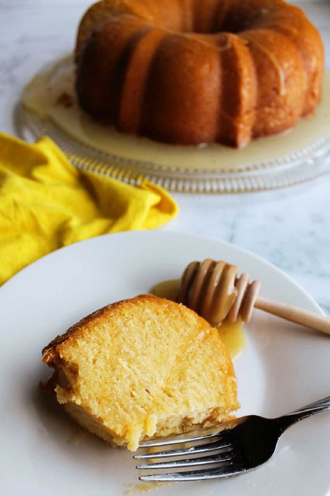 Italian Lemon Honey Bundt Cake With Caramelized Honey Glaze 1 Honey Bundt Cake, Italian Ice Recipe, Caramelized Honey, Icee Recipe, Glaze For Cake, Lemon Bundt Cake, Lemon Honey, Lemon Top, Lemon Dessert Recipes