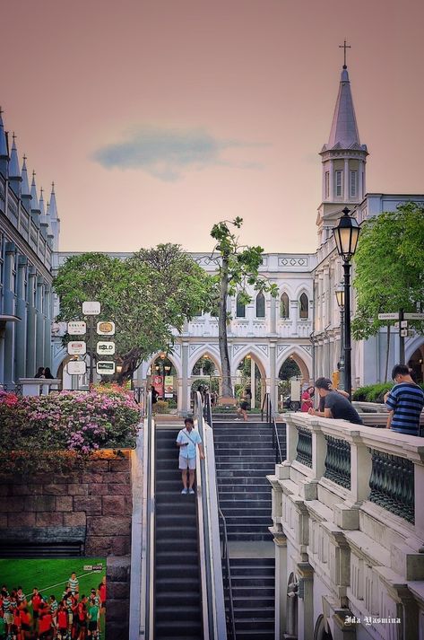 Chijmes Church, Victoria Street, Singapore Chijmes Singapore Photography, Singapore Outfit, Spot Foto, Singapore Photos, Pose Ideas, Travel Inspo, Time Travel, Jakarta, Photo Ideas