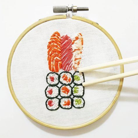 Embroidery & Textil Design on Instagram: “Sushi time 🍱🍣#sushi #sushitime #japan #japanesesushi #food #instafood #palillos #nigiri #maki #embroideryhoop #embroidery #embroidelicious…” Shrimp Embroidery, Sushi Embroidery Pattern, Sushi Embroidery, Ramen Cross Stitch Pattern, Crocheted Sushi, Sushi Punch Needle, Embroidery Icons, Easy Sushi, Sushi Time