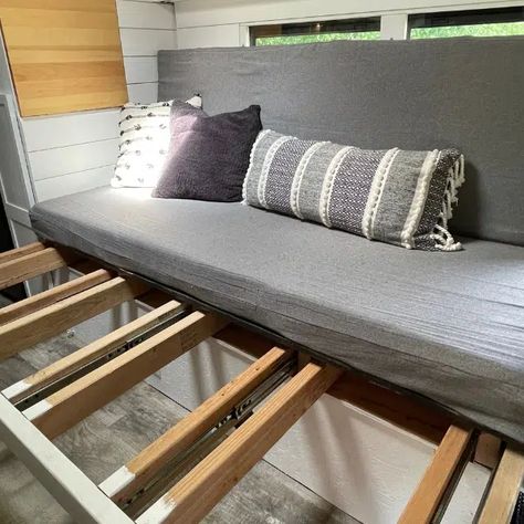 Skoolie Couch Bed, Skoolie Couch, Rv Couch Ideas, Writers Cabin, Van Makeover, Skoolie Ideas, Bus Build, House Bus, Skoolie Conversion