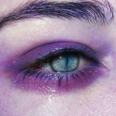 Purple Mermaid Aesthetic, Rosabella Beauty, Mermaid Eyes, Eyes Aesthetic, Purple Mermaid, Mermaid Aesthetic, Purple Eyeshadow, Aesthetic Eyes, Cat Makeup