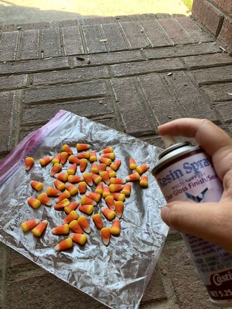 Candy Coasters, Diy Halloween Apothecary Jars, Diy Candy Corn, Easy Diy Candy, Corn Decor, Blood Candles, Resin Spray, How To Make Candy, Elegant Fall Wreaths