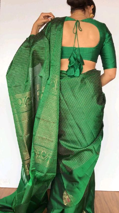 Trendy Blouse Patterns, Lucknowi Lehenga, Blouse Designs Saree, Kanchivaram Silk Saree, Green Blouse Designs, Pink Blouse Designs, Saree Fancy, Bridal Lengha, Best Blouse Designs