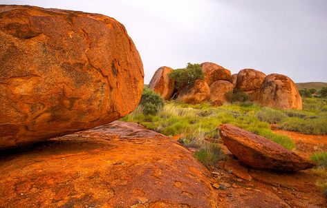 scattered-clusters-of-marbles-rocks-chemical-weathering Rock Structure, Aussie Outback, Chemical Weathering, Pictures Of Rocks, Landscape Pics, Geotechnical Engineering, Microscopic Organisms, Marble Rock, Beautiful Place In The World