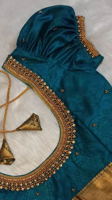 Buff Aari Work Blouse, Puff Hand Aari Work Blouse, Aari Work Blouse Wedding Bride, Buff Sleeve Aari Work Blouse, Buff Blouse Designs, Puff Hands Maggam Work Blouse, Buff Hands Blouse Designs, Thilagam Shape Aari Work, Buff Sleeve Saree Blouse