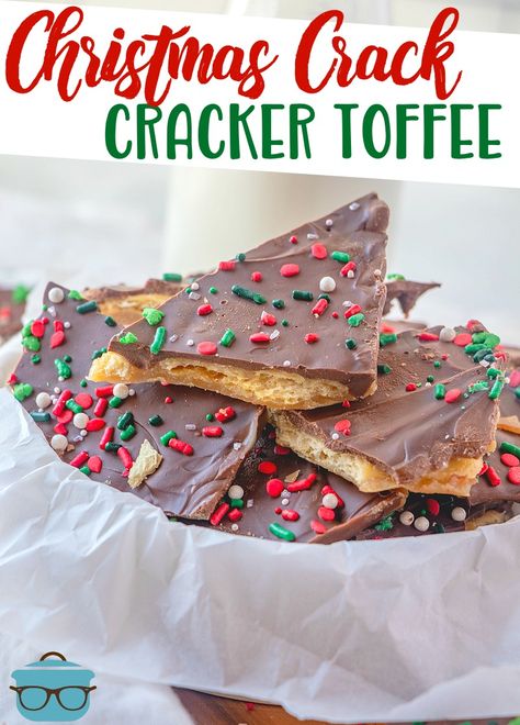 Ritz Cracker Toffee, Christmas Toffee, Saltine Cracker Toffee, Best Christmas Desserts, Cracker Toffee, Toffee Recipe, Christmas Cracker, Saltine Crackers, Christmas Candy Recipes