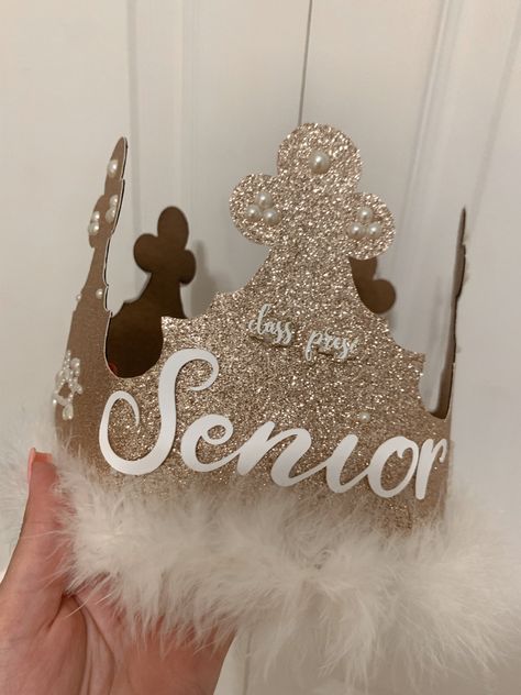 gold sparkly senior crown Crown Decorating Craft, Senior Takeover Crowns, Gold Senior Crown Ideas, Junior Crown Ideas, Senior Crown Ideas Taylor Swift, Purple Senior Crown, Disney Senior Crown Ideas, Cute Senior Crown Ideas, Graduation Crown Ideas