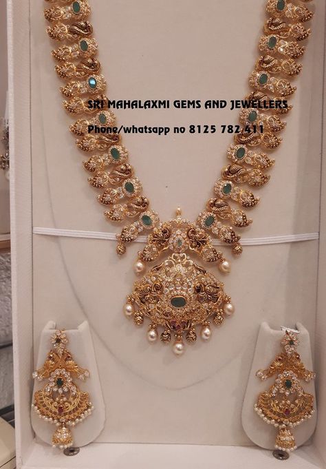 Mini Haram, Gold Jewels Design, Gold Jewelry Outfits, Indian Bridal Jewelry Sets, Gold Jewelry Simple Necklace, Beautiful Gold Necklaces, Gold Necklace Indian Bridal Jewelry, Jewelry Set Design, Gold Bridal Jewellery Sets