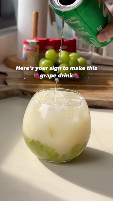 William Seng 🇲🇾 on Instagram: "🍇 + yakult + sprite = 🤤 . . I went a cafe a few weeks ago and I had a mango flavored latte that was layered a sequence of mango, milk , and a layer of idk what… With my leftover grapes from making the grape sando, I decided to cut them up into small pieces, squished the juices out , added a layer of yakult , and finall sprite … I thought it would go well together… and IT DID!!! U guys must give this a try ✨✨ . . . . #recipe #grape #drink #williamsengg #yakult" Yakult Drink Ideas, Yakult Drink Recipe, Leftover Grapes, Grape Drink, Mango Flavor, Green Grapes, Milk Recipes, Rice Bowl, Soju