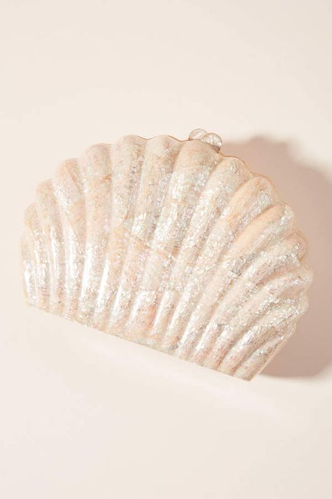 Venus Shell, Shell Clutch, Handbag Collection, Clam Shell, Small Accessories, Silver Accents, Creative Process, Small Bags, Sales Gifts