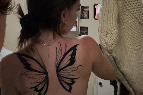 Butterfly Tattoo Wings Back, Fair Wing Tattoo, Heart With Butterfly Wings Tattoo, Wings Tattoo Aesthetic, Back Tattoo Wings Women, Butterfly Wing Tattoo On Back, Pixie Wings Tattoo On Back, Fairy Wings On Back Tattoo, Tattoos With Shadows