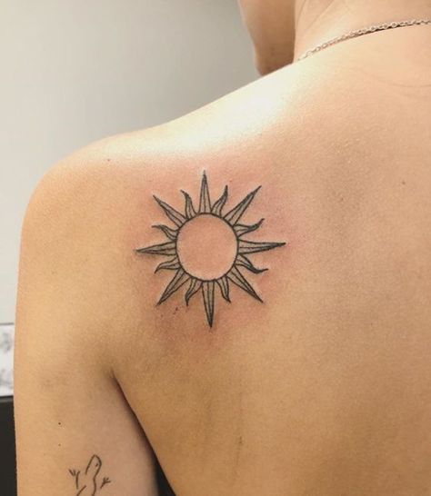 Tattoo In Arm, Sun Tattoo Ideas, Rising Sun Tattoos, Sunshine Tattoo, Sun Tattoo Designs, The Trend Spotter, Sunset Tattoos, Muster Tattoos, Best Tattoo Ideas