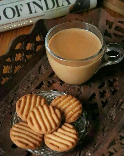 Tea Wallpaper, Masala Tea, Good Morning Breakfast, Tea Biscuits, Food Gallery, Food Drink Photography, Healthy Homemade Recipes, Indian Sweets, Morning Tea