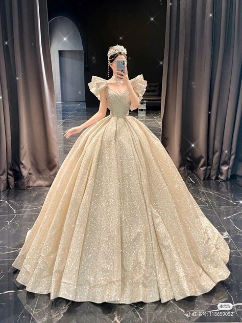 #USA Royal Ball Gown, Debut Gowns, Different Wedding Dresses, Royal Ball, Wedding Organizer, Quince Dress, Fancy Wedding Dresses, Royal Dresses, Princess Ball Gowns