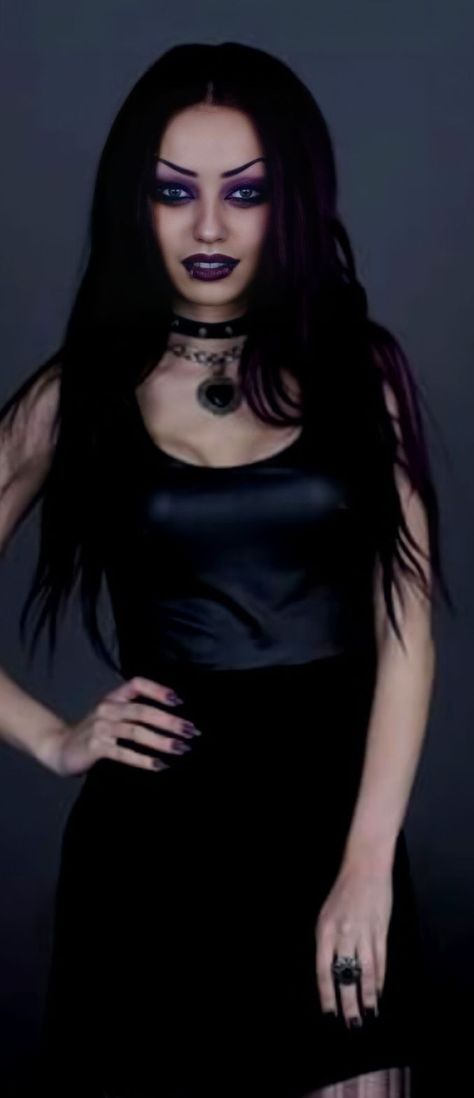 Dayana Crunk, Goth Girl Fashion, Darya Goncharova, Goth Queen, Goth Vibes, Magically Delicious, Girls Power, Goth Model, Gothic Models