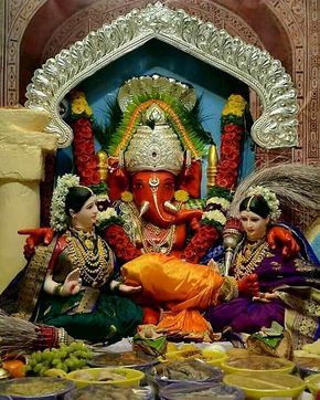 Riddhi Siddhi, Ganpati Decoration Theme, साईं बाबा, Ganpati Bappa Wallpapers, Jai Ganesh, Ganpati Bappa Morya, Ganesh Lord, Ganapati Decoration, Happy Ganesh Chaturthi Images