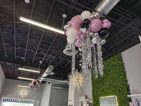 Organic balloon chandeliers with pom poms and fringes Balloon Chandelier Wedding, Balloon And Fringe Ceiling, Balloon Chandelier Party Ideas, Balloon Chandelier Diy, Gatsby Masquerade, Party Chandelier, Gazebo Decor, Homecoming 2022, 50s Theme