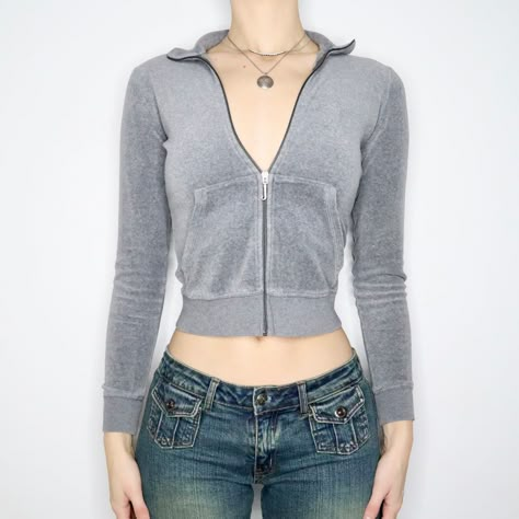 Y2K JUICY COUTURE Gray Zip Up (XS) - Imber Vintage Fitted Zip Up Hoodie, Fitted Zip Up, Grey Zip Up Outfit, 2000s Japanese Fashion, Y2k Juicy Couture, Latina Fashion Outfits, Cropped Zip Up, Fits Clothes, 2000s Fashion Outfits