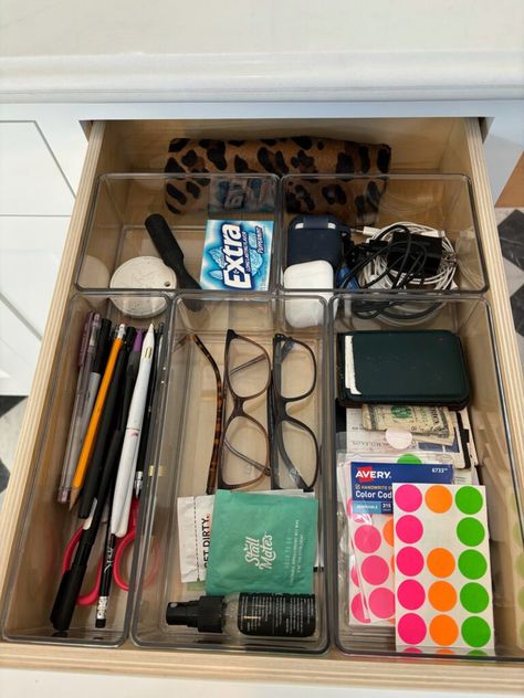 This Is How to Get Your Junk Drawer Organized Inside Drawer Organization, Junk Drawer Aesthetic, Junk Drawer Organization, Junk Drawer Organizing, Drawer Organization, The Home Edit, Folding Clothes, Pencil And Paper, Drawer Organizers